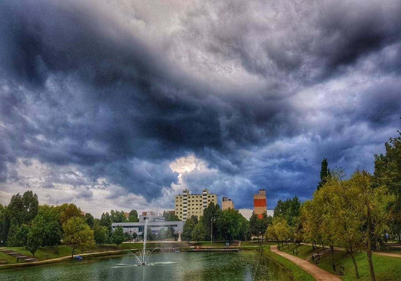 Kertvarosi Apartman Tiszaújváros Δωμάτιο φωτογραφία