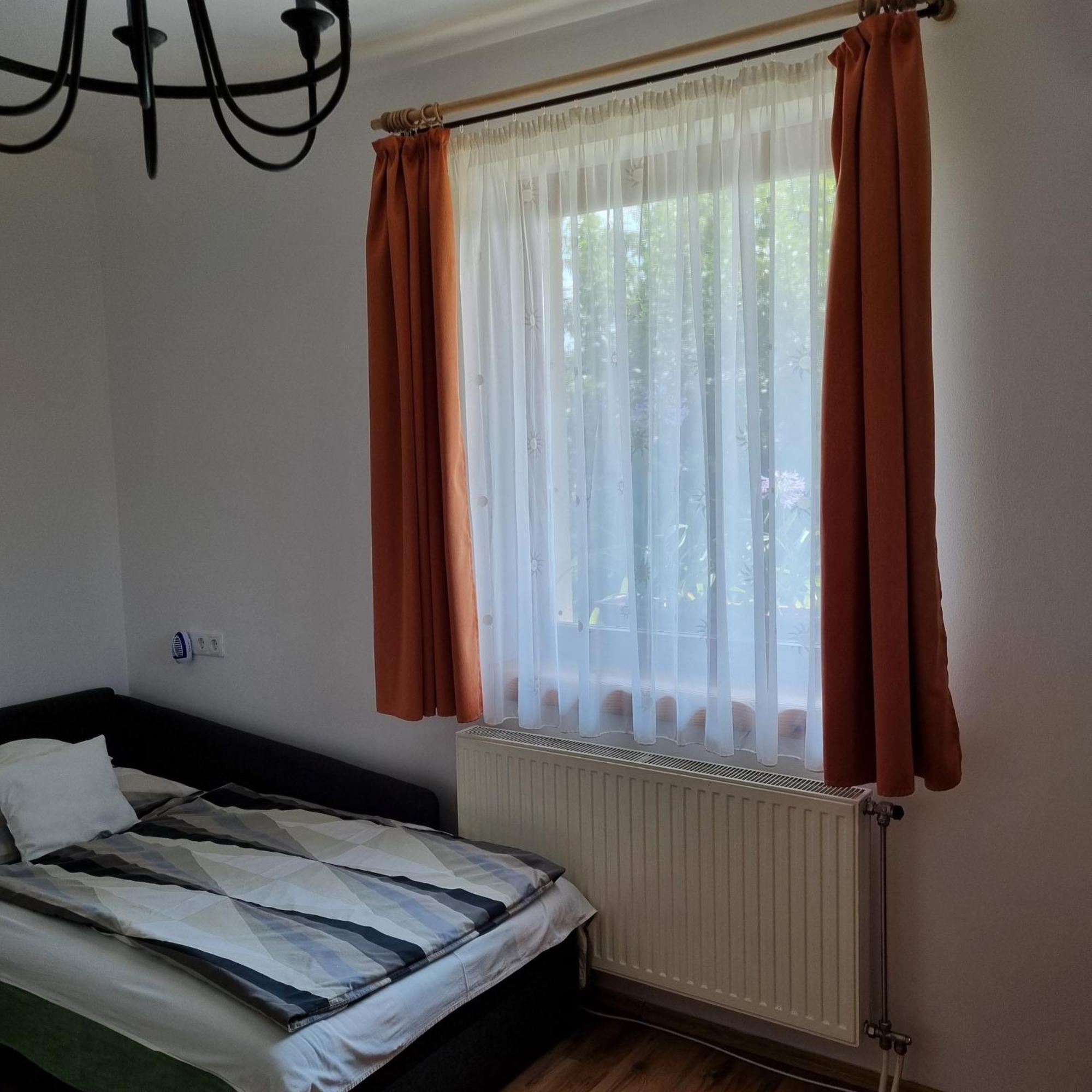 Kertvarosi Apartman Tiszaújváros Εξωτερικό φωτογραφία