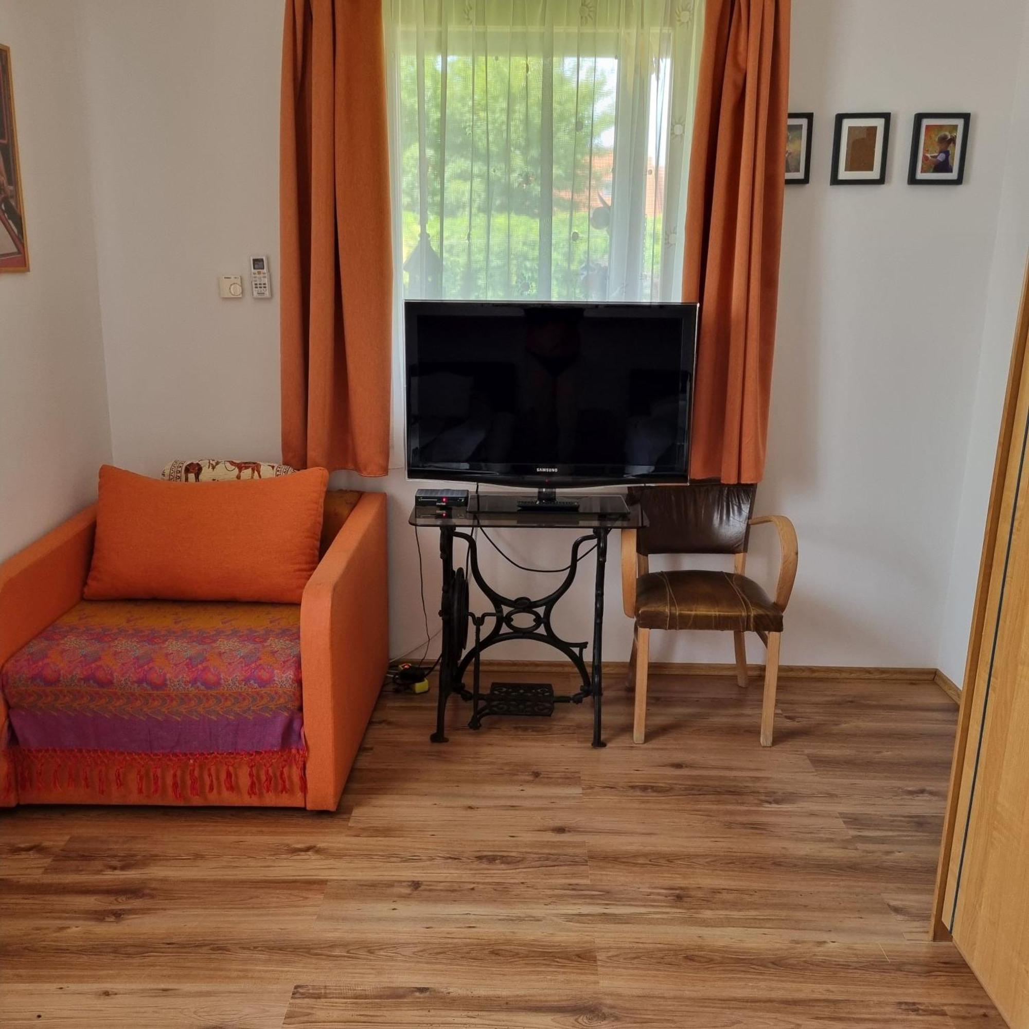 Kertvarosi Apartman Tiszaújváros Εξωτερικό φωτογραφία
