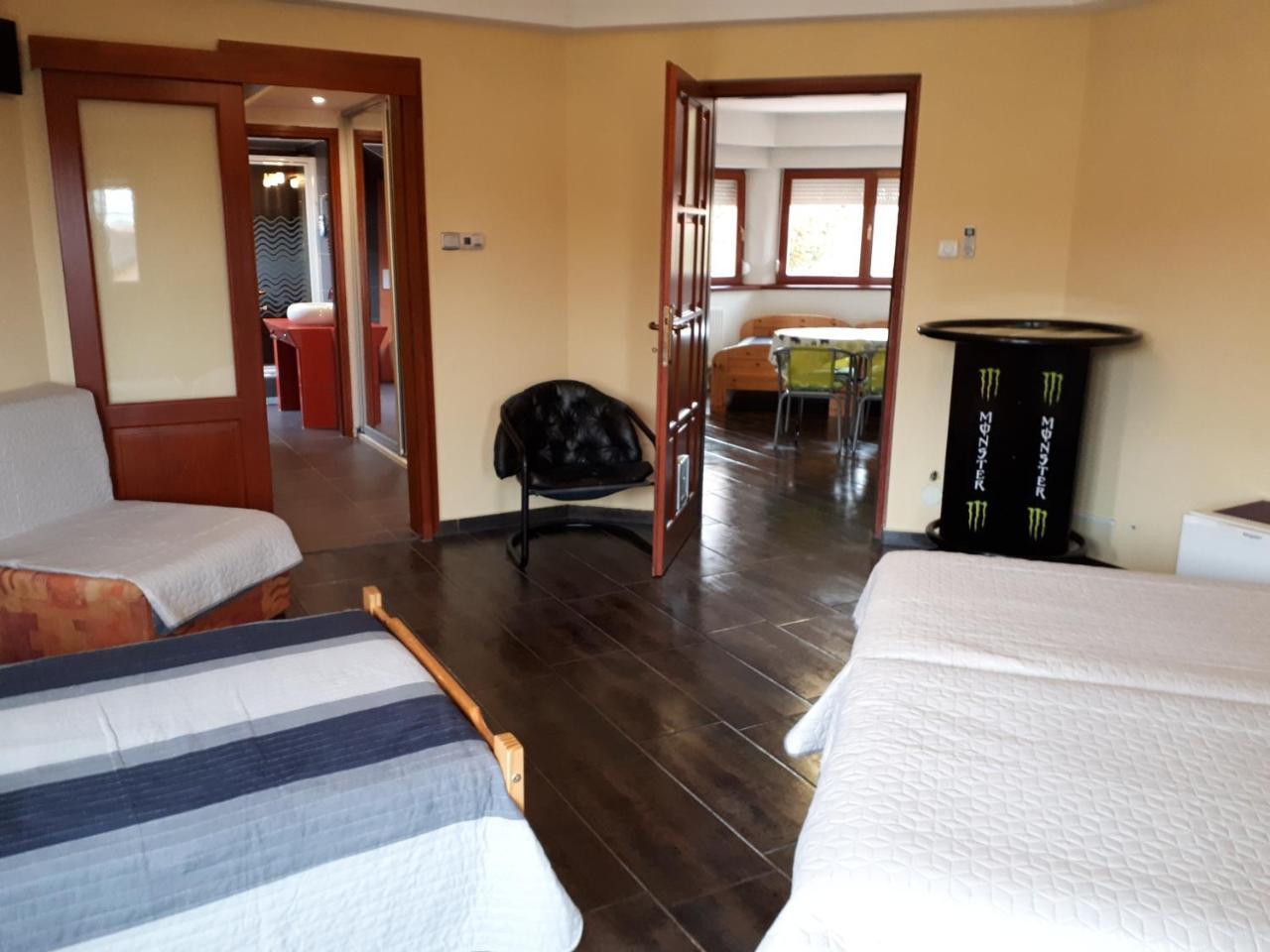 Kertvarosi Apartman Tiszaújváros Εξωτερικό φωτογραφία