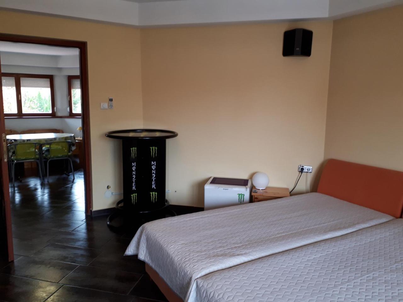 Kertvarosi Apartman Tiszaújváros Εξωτερικό φωτογραφία