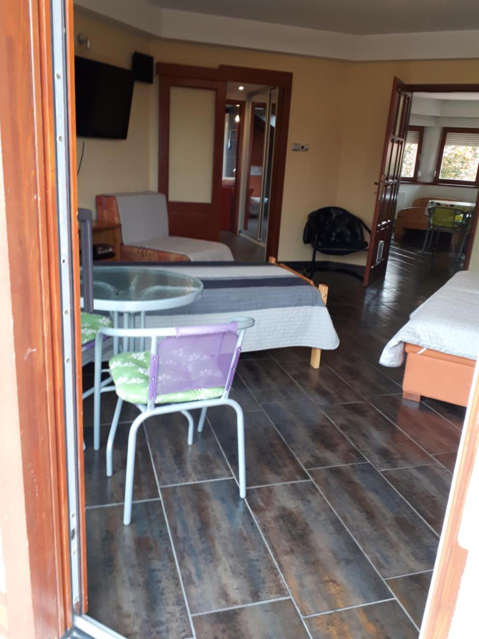 Kertvarosi Apartman Tiszaújváros Εξωτερικό φωτογραφία