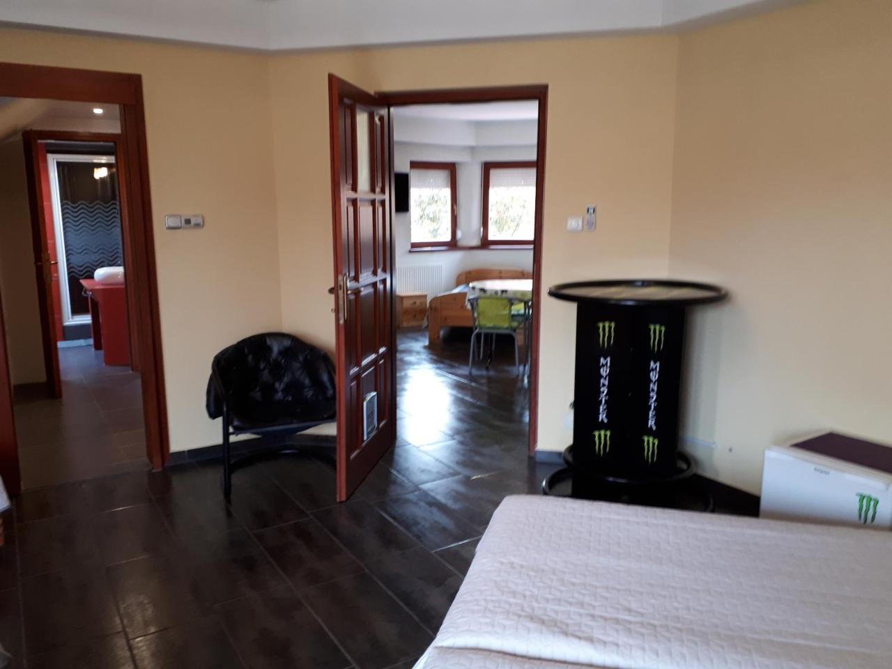 Kertvarosi Apartman Tiszaújváros Εξωτερικό φωτογραφία