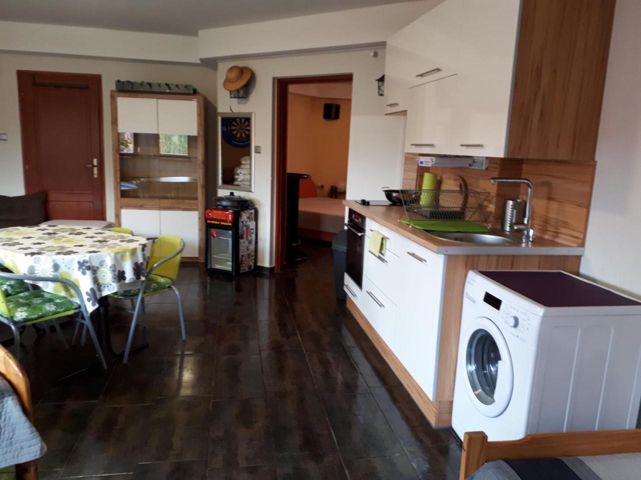 Kertvarosi Apartman Tiszaújváros Εξωτερικό φωτογραφία