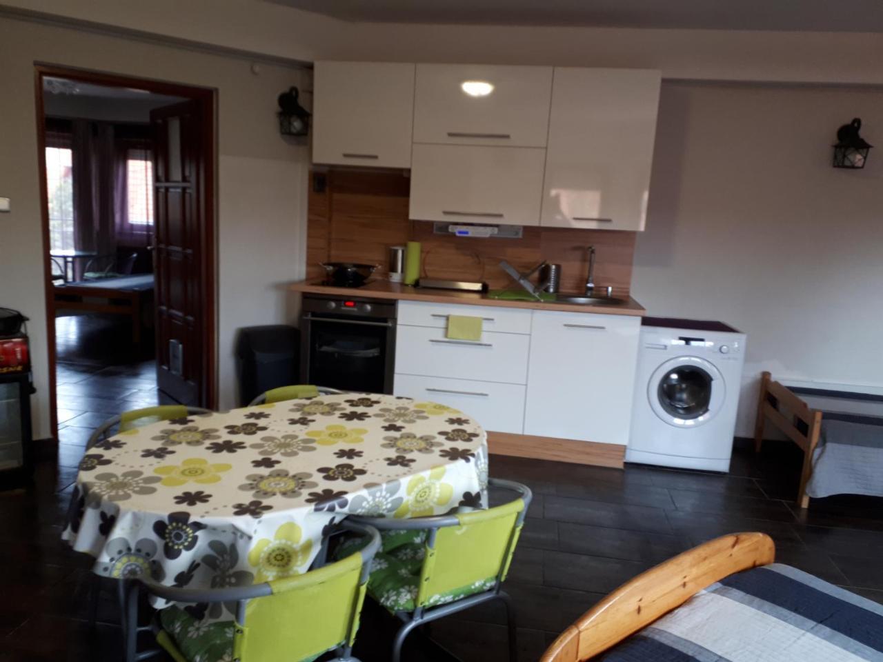 Kertvarosi Apartman Tiszaújváros Εξωτερικό φωτογραφία