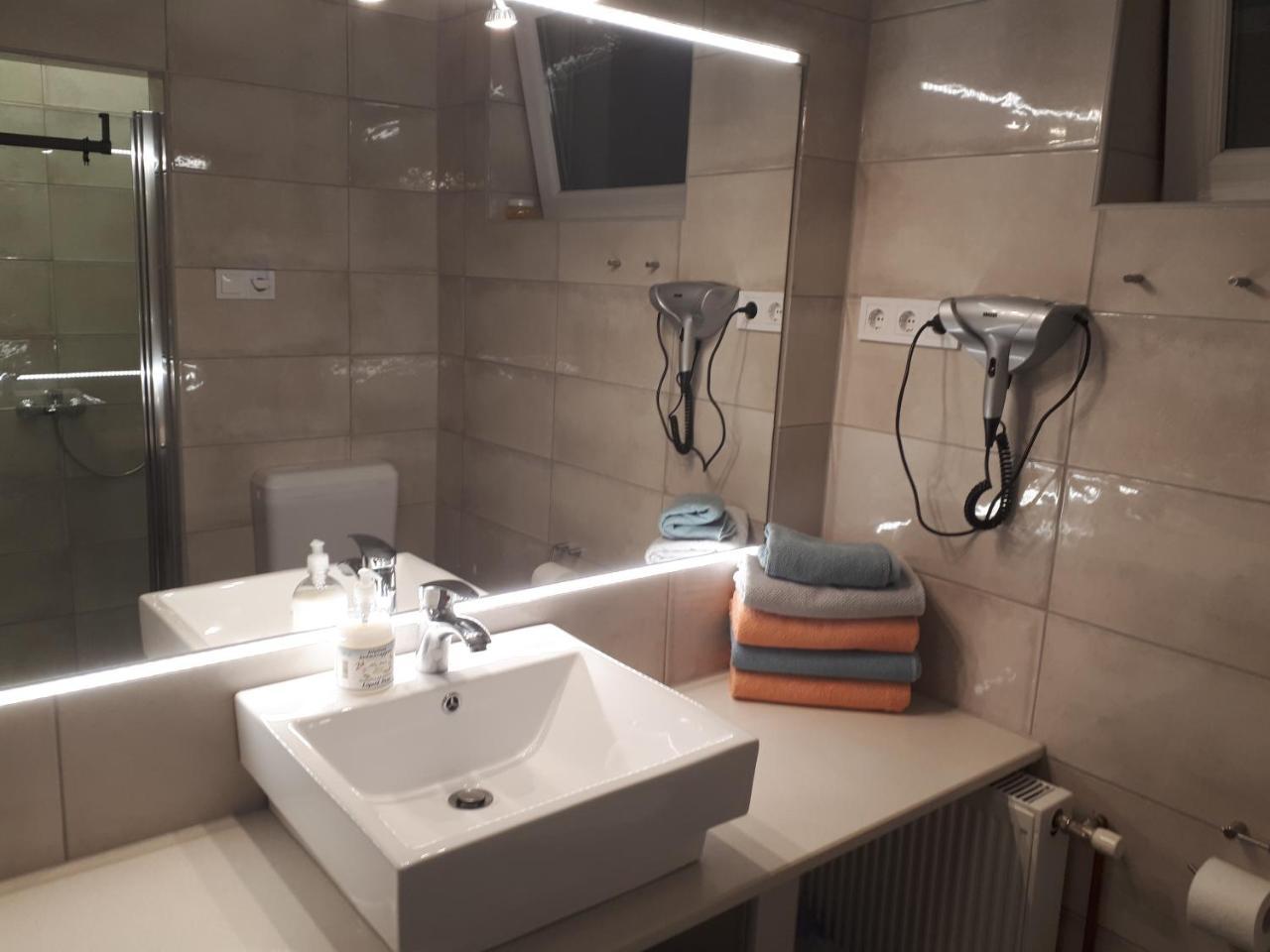 Kertvarosi Apartman Tiszaújváros Εξωτερικό φωτογραφία
