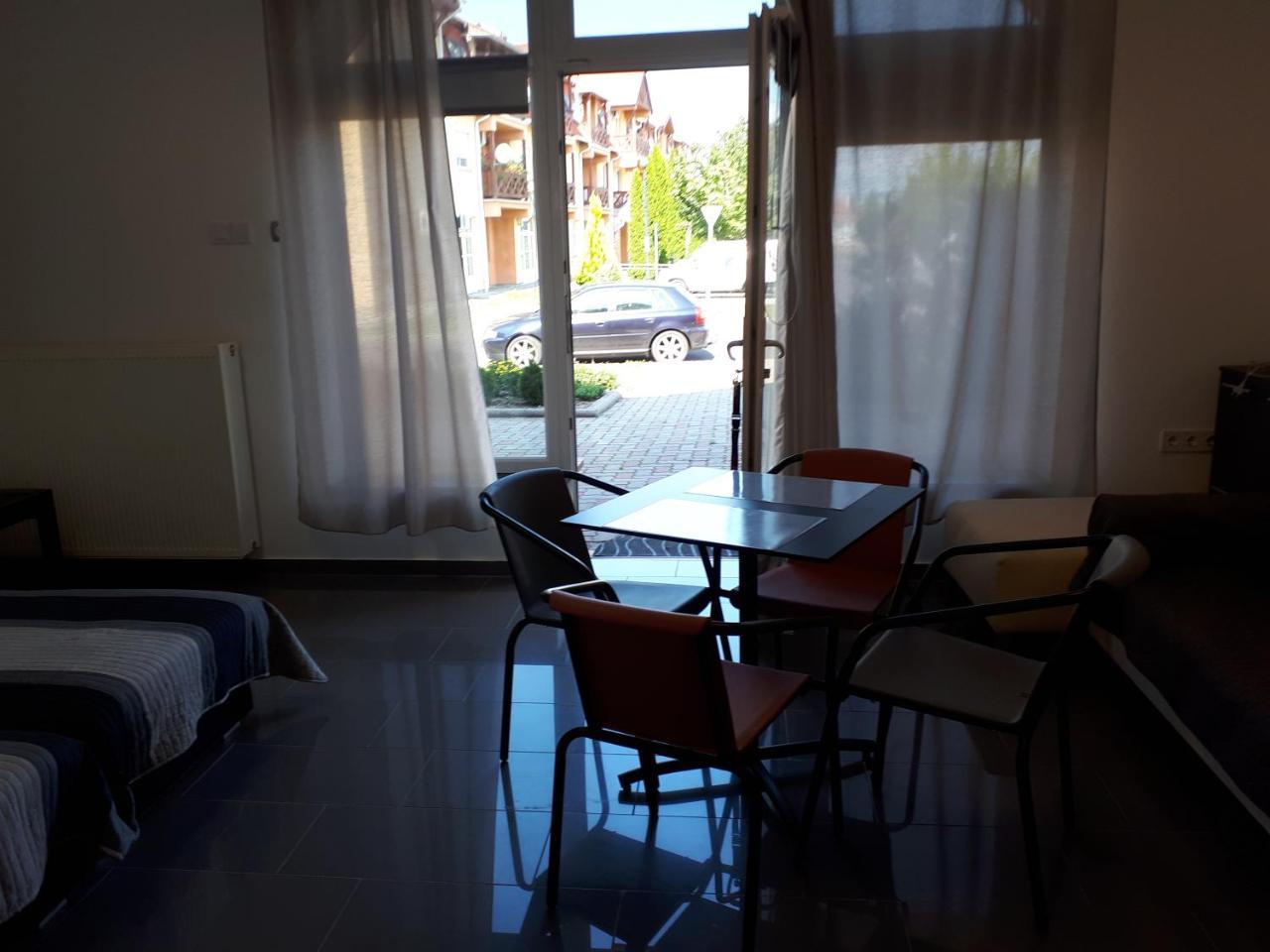 Kertvarosi Apartman Tiszaújváros Εξωτερικό φωτογραφία